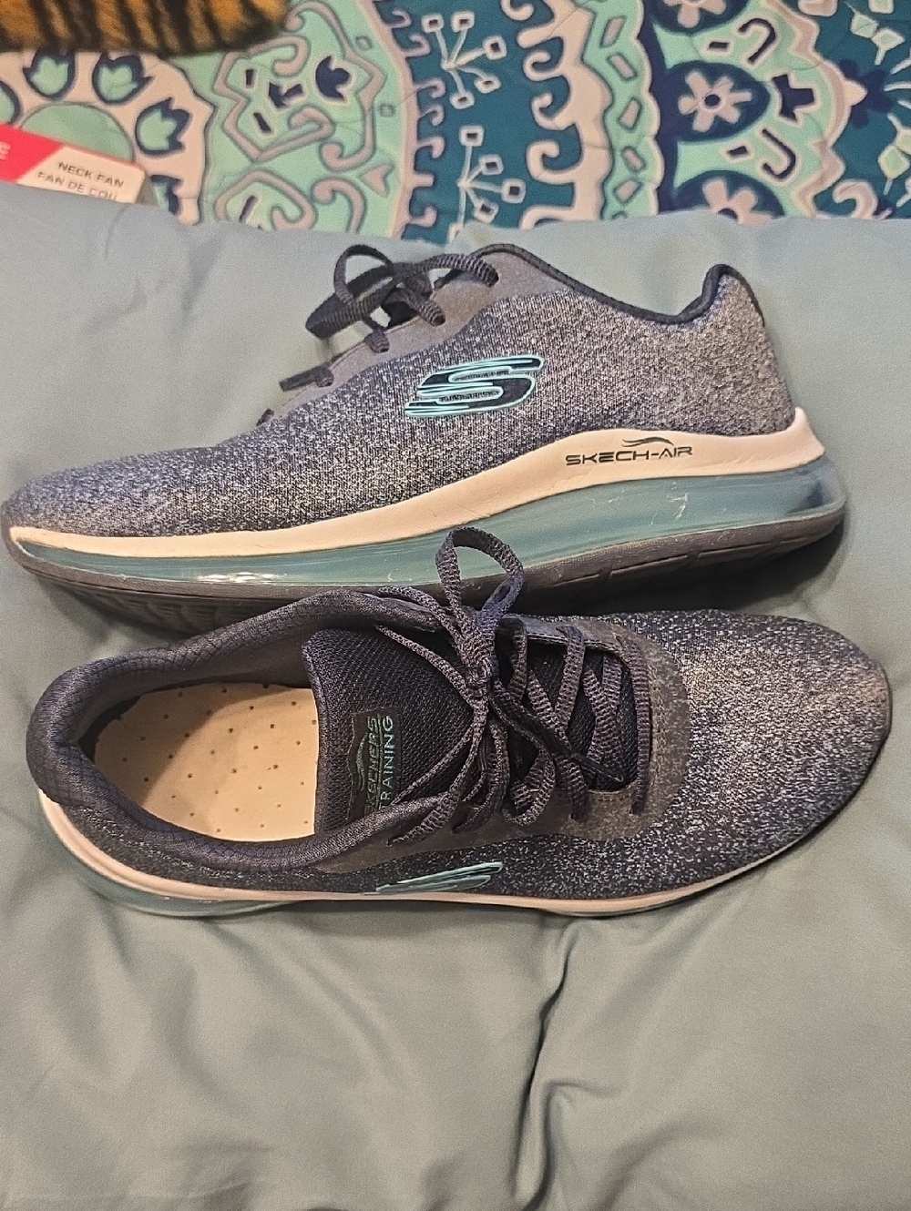 GREAT CONDITION! Skechers Navy LACE UP Textile Sneaker